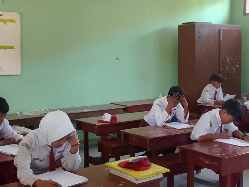 PELAKSANAAN ASESMEN SUMATIF AKHIR TAHUN (ASAT) SDN 2 CURAH COTTOK BERJALAN TERTIB DAN LANCAR