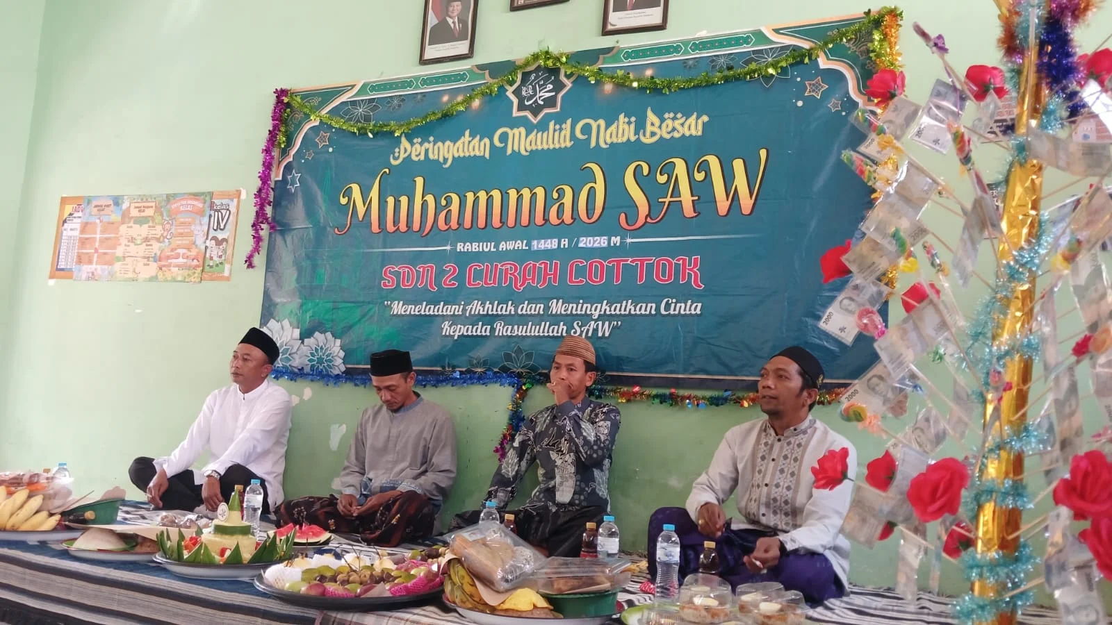 Peringatan Maulid Nabi Muhammad SAW di SDN 2 Curah Cottok Berlangsung Khidmat dan Meriah